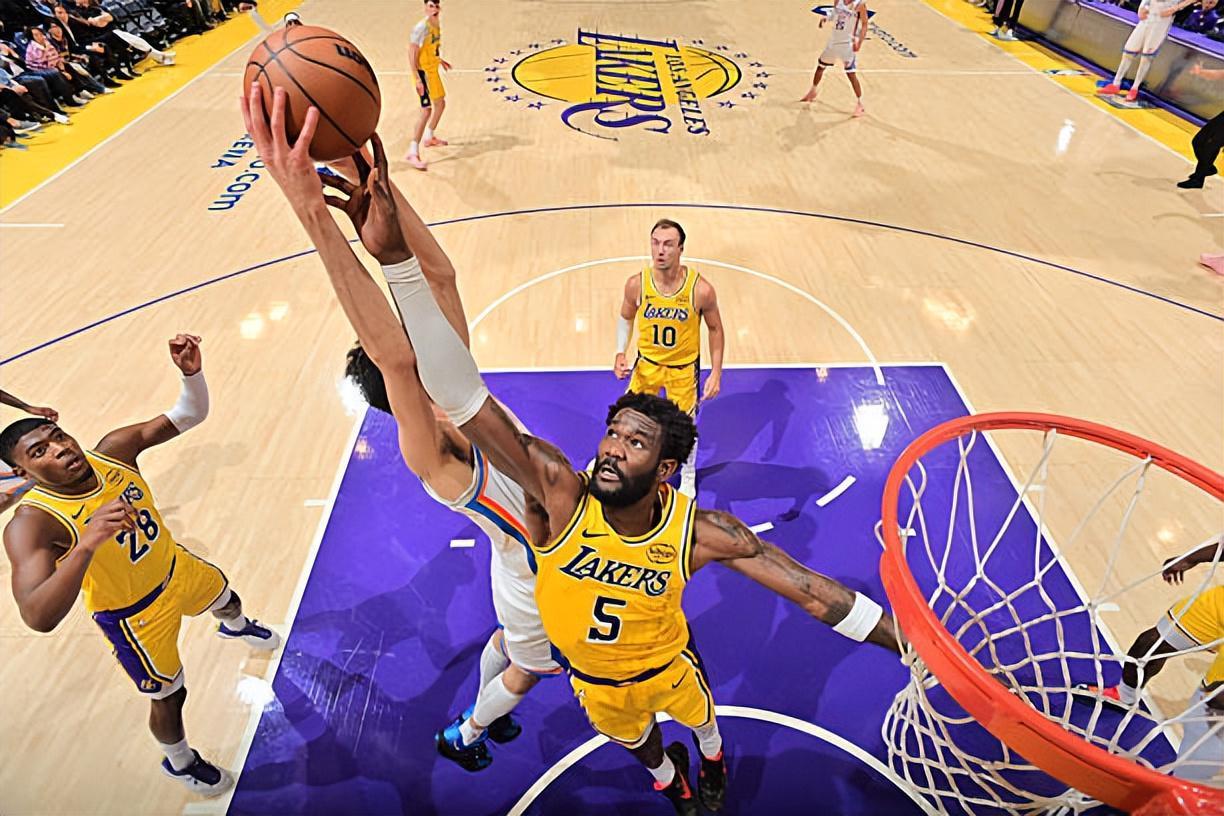 电竞直播入口-心态又崩了！湖人先发中锋显然已经不想在场上好好打球了？